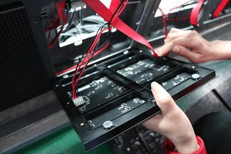 死燈、花屏、色差？成都資深工程師拆解LED屏十大故障“真兇”|成都led顯示屏